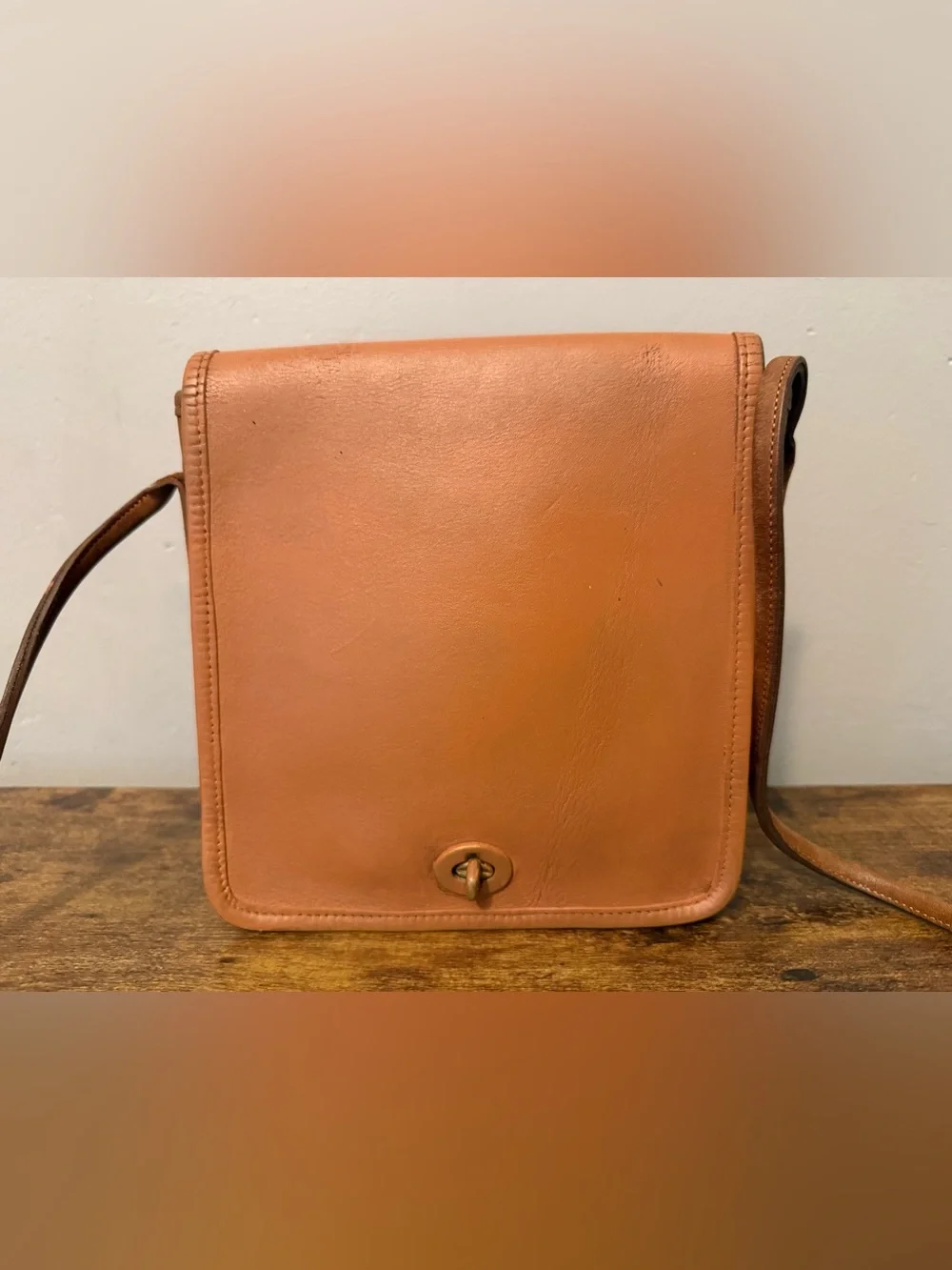 Vintage Coach Leather Shoulder / Crossbody Messenger Bag - Tan